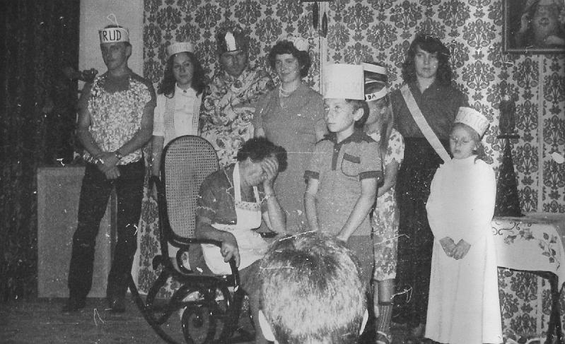 parafia polskokatolicka 1_67.jpg - Rok 1983 - 29 maja. Dzień Matki. Wystawienie sztuki SEN. W roli głównej Anna Czaja